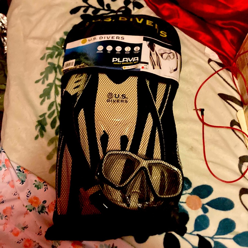 Is divers adult snorkel set